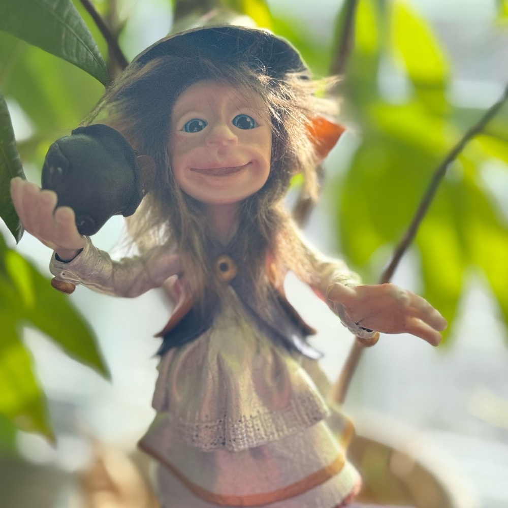 Duende Magico 12” ceramic Girl